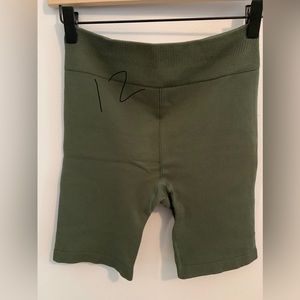 Cloud Seamless High Waisted 7in Short